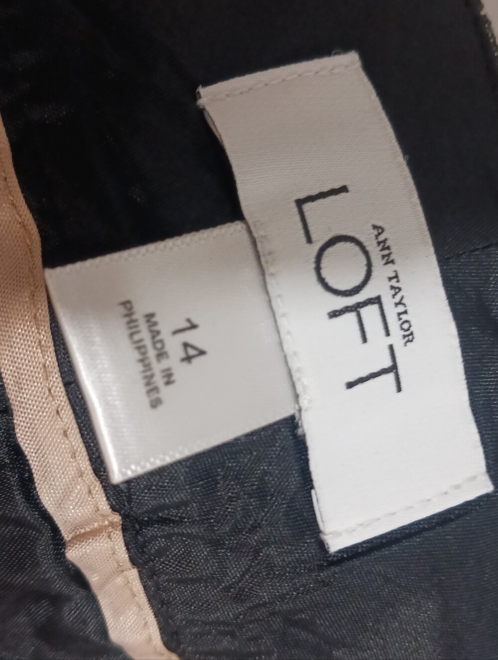 LOFT Gray Pleated Tapered Dress Trousers - Picture 3 of 3